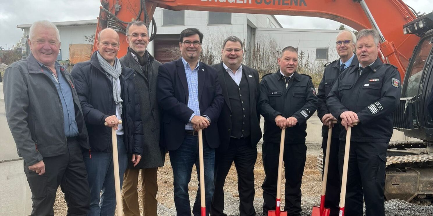 Spatenstich des Feuerwehr-Dienstleistungszentrums in Bad Camberg Spatenstich Feuerwehr-Dienstleistungszentrums in Bad Camberg